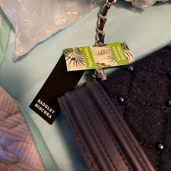 BRAND NEW WITH TAGS!! Elegant Navy Badgley Mischka Blue Quilted Handbag! - Picture 7 of 8